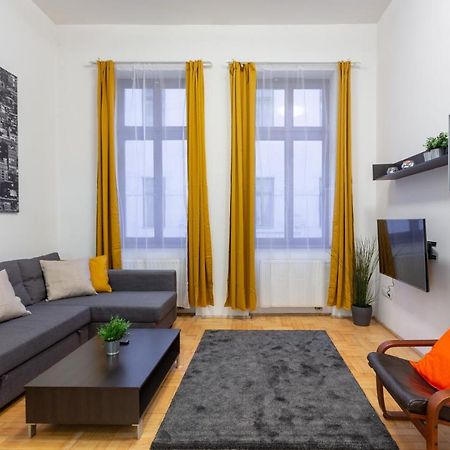 Downtown Home In The Gozsdu Garden Budapest Esterno foto