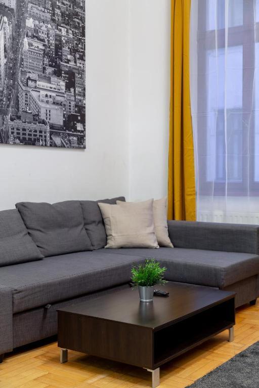 Downtown Home In The Gozsdu Garden Budapest Esterno foto